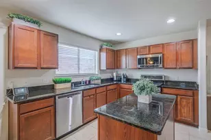 1015 Honeysuckle Vine Dr, Rosenberg, TX 77469 - Photo 10
