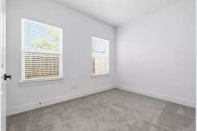 8805 Parkway Drive, Houston, TX 77088 - Photo 12