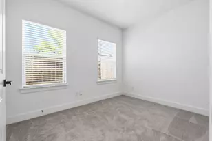 8805 Parkway Dr, Houston, TX 77088 - Photo 12