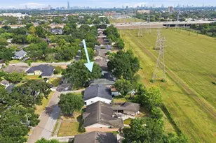 9811 Greenwillow St, Houston, TX 77096 - Photo 40