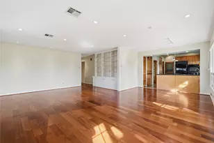 9811 Greenwillow St, Houston, TX 77096 - Photo 12