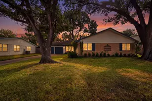 9811 Greenwillow St, Houston, TX 77096 - Photo 38