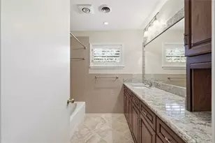 9811 Greenwillow St, Houston, TX 77096 - Photo 32