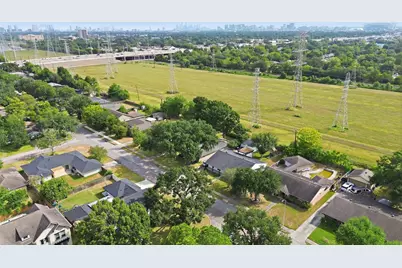 9811 Greenwillow Street, Houston, TX 77096 - Photo 28