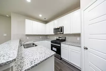 3809 Alexus Drive, Conroe, TX 77301 - Photo 8