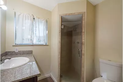 6742 Indian Lake Drive, Houston, TX 77489 - Photo 16