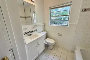 5720 Parwill St, Houston, TX 77081 - Photo 10
