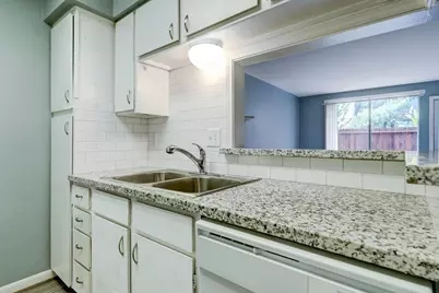 4633 Wild Indigo Street #542, Houston, TX 77027 - Photo 6