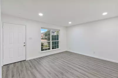 6111 Beverly Hill Street #32, Houston, TX 77057 - Photo 6