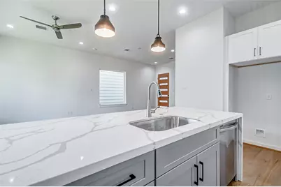 7706 Sky Dweller Drive, Houston, TX 77055 - Photo 10