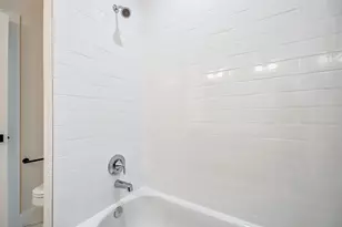 7706 Sky Dweller Dr, Houston, TX 77055 - Photo 32