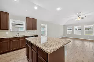 11643 Colossal Oak Dr, Houston, TX 77066 - Photo 16