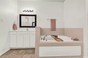 2602 Shady Acres Ct, Houston, TX 77008 - Photo 12