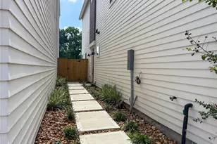 879 Rachel St, Houston, TX 77091 - Photo 2