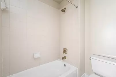3211 S Pemberton Circle Drive, Houston, TX 77025 - Photo 28