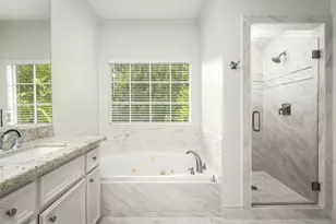 3211 S Pemberton Cir Dr, Houston, TX 77025 - Photo 20