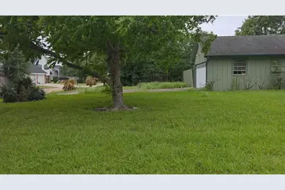 3948 Chevy Chase Lane, Port Arthur, TX 77642 - Photo 4