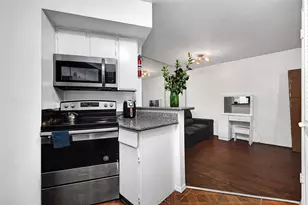 10811 Richmond Ave, Houston, TX 77042 - Photo 12