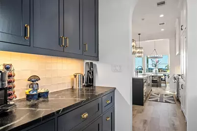 2646 E Seaside Drive, Galveston, TX 77550 - Photo 18