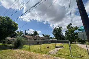 2206 Lee St, Houston, TX 77026 - Photo 2