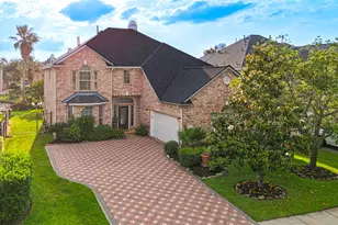 14206 Ayers Rock Rd, Sugar Land, TX 77498 - Photo 2