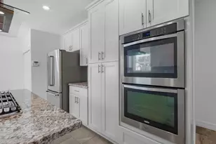 1819 Millwood Dr, Houston, TX 77008 - Photo 6