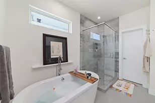 5515 Paraiso Pl, Houston, TX 77091 - Photo 14