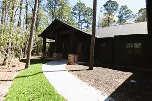 4 Lake Forest Dr, Conroe, TX 77384 - Photo 4