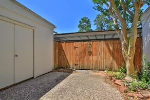 9656 Westview Dr, Houston, TX 77055 - Photo 34