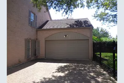 2219 Nantucket Drive, Houston, TX 77057 - Photo 10