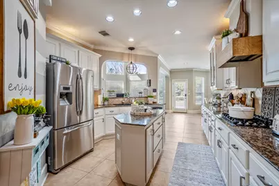 10203 Earlington Manor Drive, Spring, TX 77379 - Photo 12