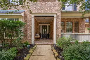 10203 Earlington Manor Dr, Spring, TX 77379 - Photo 2