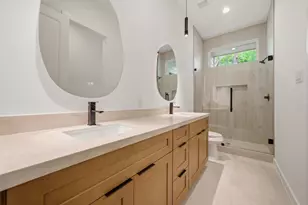 8205 Calhoun Rd, Houston, TX 77033 - Photo 10