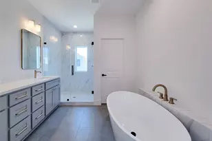 7705 Earl Rudder Wy, Houston, TX 77055 - Photo 16