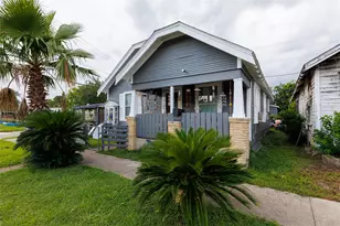 702 72nd St, Houston, TX 77011 - Photo 1