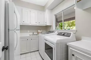 18 E Wedgemere Ct, The Woodlands, TX 77381 - Photo 32