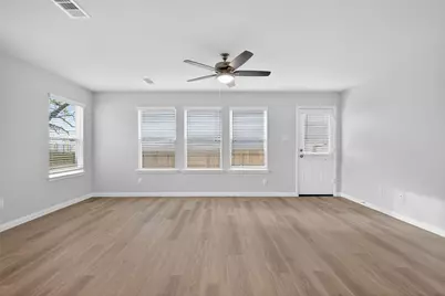 706 Universal Street, Navasota, TX 77868 - Photo 12