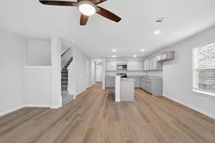 706 Universal St, Navasota, TX 77868 - Photo 14