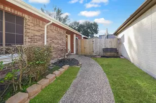 13563 Catalina Village Dr, Houston, TX 77083 - Photo 2