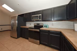 13563 Catalina Village Dr, Houston, TX 77083 - Photo 12