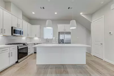 6313 Chelsea Falls Lane, Houston, TX 77008 - Photo 8