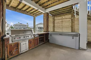 1326 Hawaii Dr, Tiki Island, TX 77554 - Photo 20