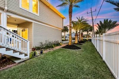 21928 Lampasas Drive, Galveston, TX 77554 - Photo 32