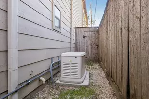 4732 Banning Dr, Houston, TX 77027 - Photo 30