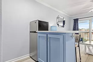 6300 Seawall Blvd, Galveston, TX 77551 - Photo 10