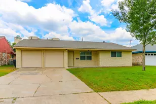 7626 Troulon Dr, Houston, TX 77074 - Photo 2
