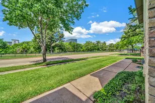 770 Memorial Mews St, Houston, TX 77079 - Photo 12