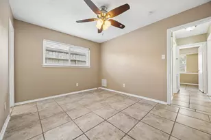 13518 Greenbriar Dr, Sugar Land, TX 77498 - Photo 4