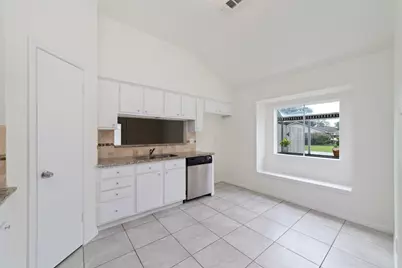 1002 Afton Court, Tomball, TX 77375 - Photo 12
