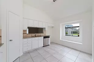1002 Afton Ct, Tomball, TX 77375 - Photo 12